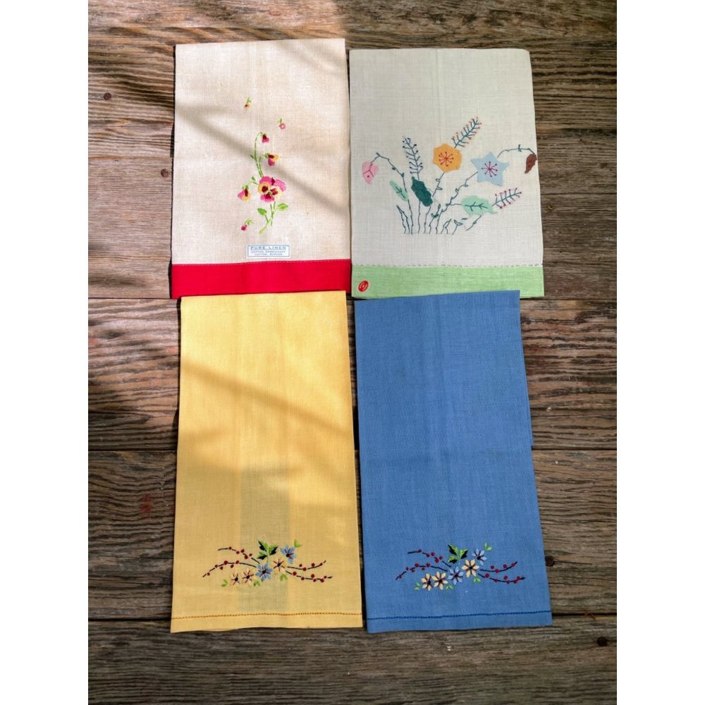 Vintage 1940s lot of 4 Linen Embroidery Applique Tea Towels Floral Cottage Farmh